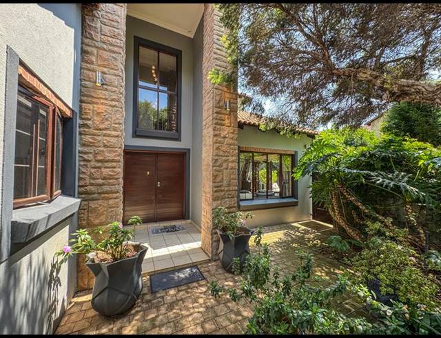 5 BEDROOM HOUSE FOR SALE IN MIDSTREAM ESTATE